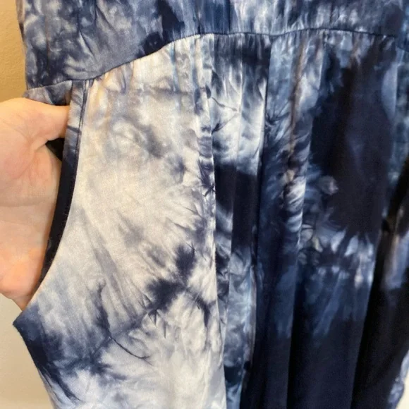 Francesca’s Blue Rain Tie Dye Romper NWT Large Pockets - Picture 4 of 6